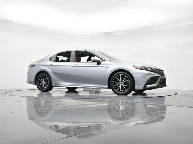 Used 2022 Toyota Camry SE FWD image 33