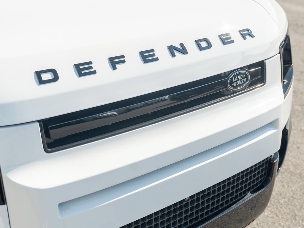 New 2026 Land Rover Defender 130 V8 AWD/4WD image 15