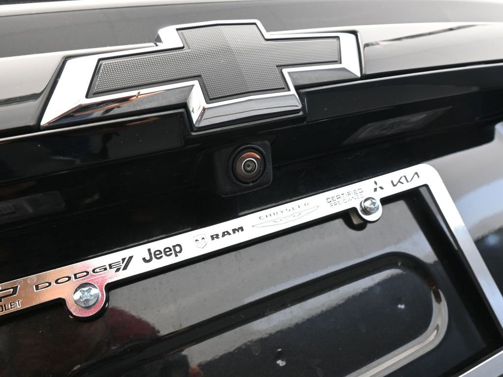 Used 2023 Chevrolet Traverse LT w/ Midnight/Sport Edition image 40