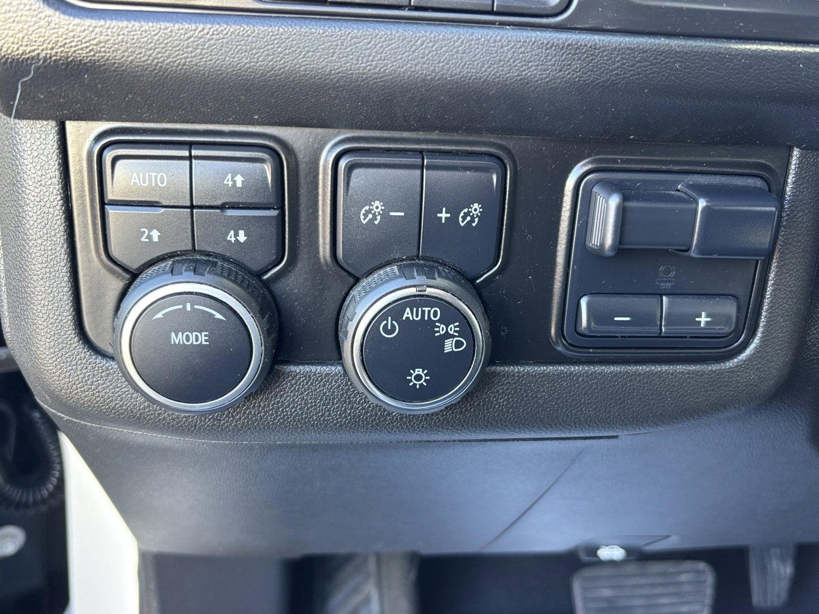 Used 2022 Chevrolet Tahoe RST w/ Luxury Package image 10