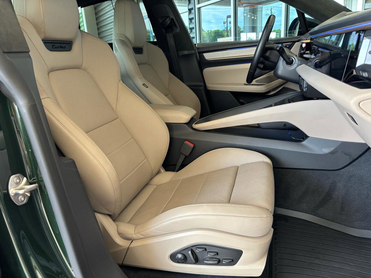 Used 2024 Porsche Macan Turbo Electric image 31