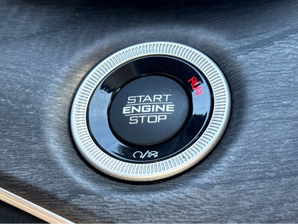 Certified 2023 Jeep Grand Cherokee Limited w/ Black Appearance Package image 19