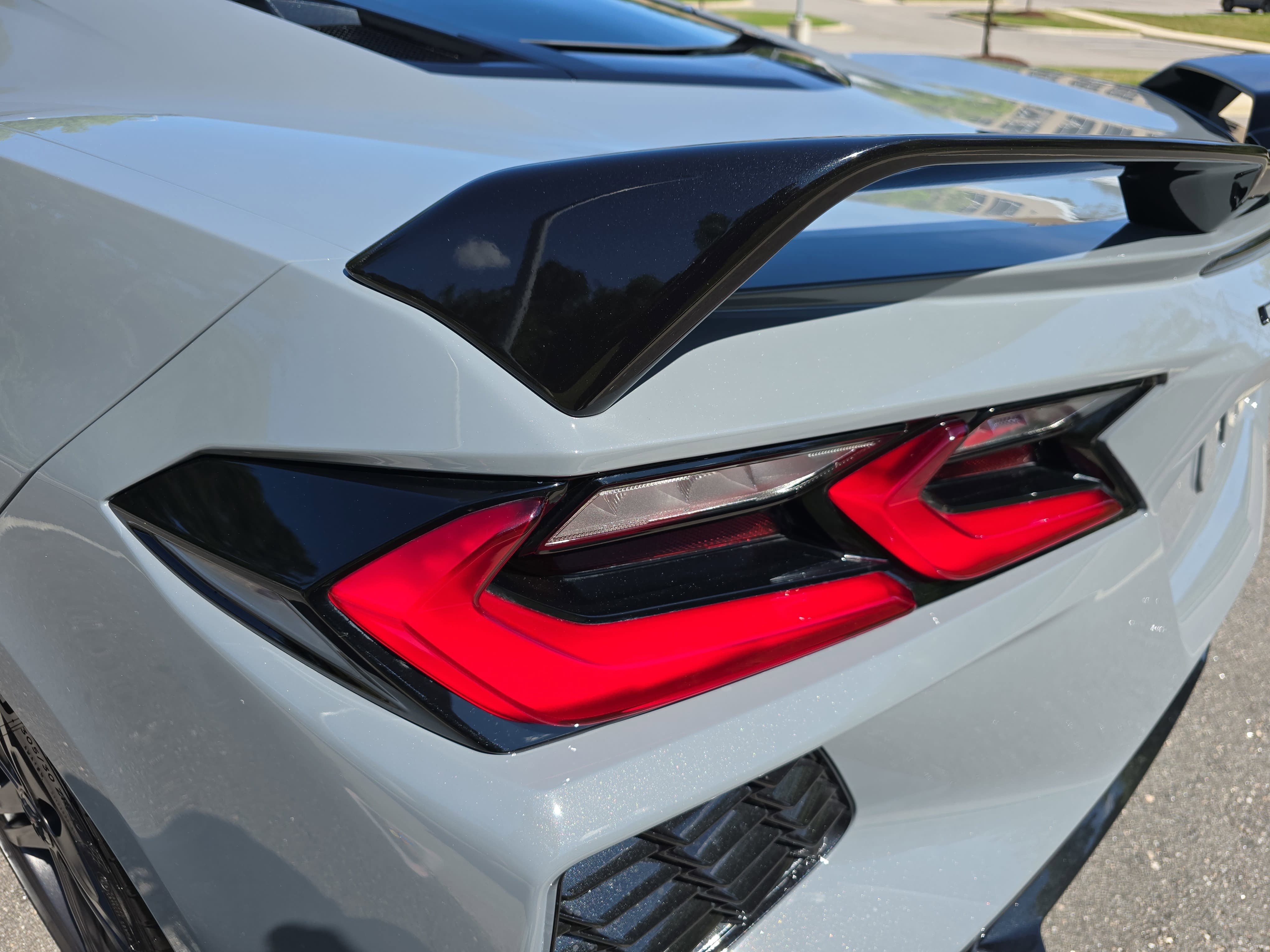 Used 2024 Chevrolet Corvette Stingray Preferred Cpe w/ Z51 Performance Package RWD image 31