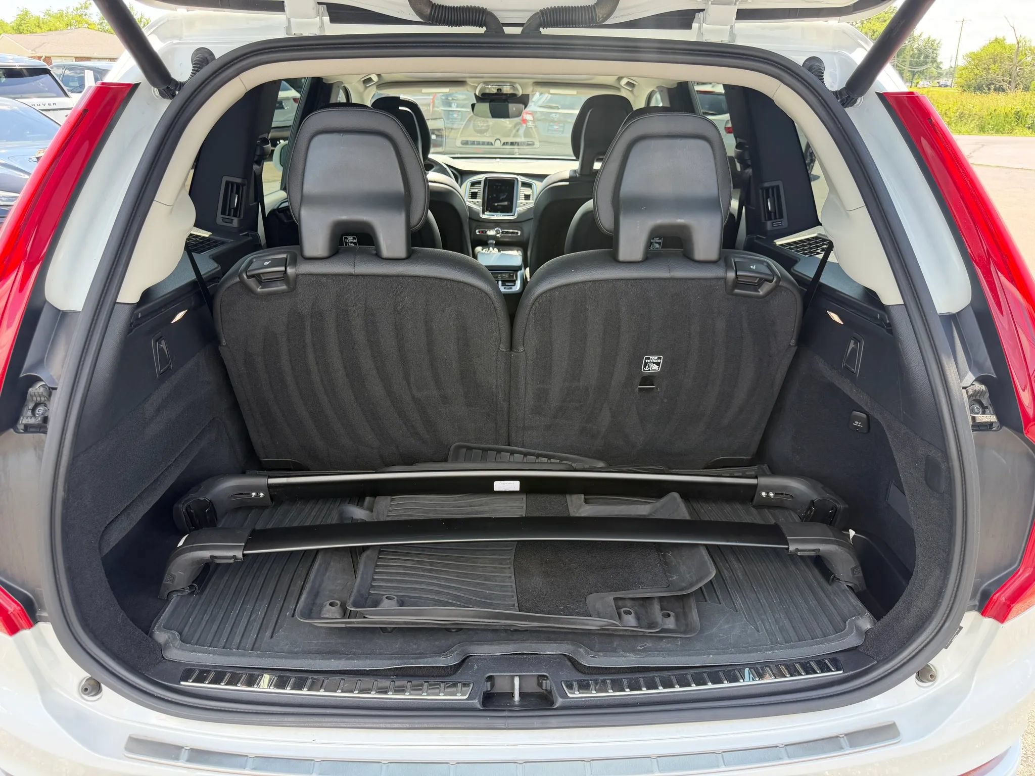 Used 2020 Volvo XC90 T6 Momentum w/ Protection Package AWD/4WD image 37