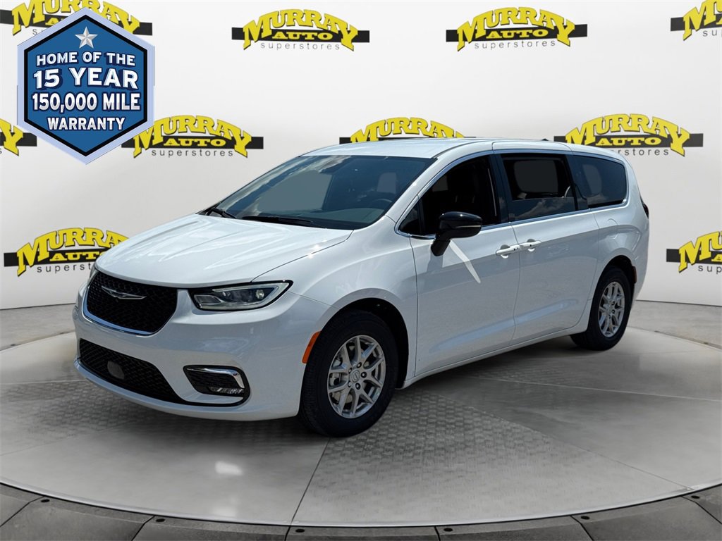 New 2026 Chrysler Pacifica Select