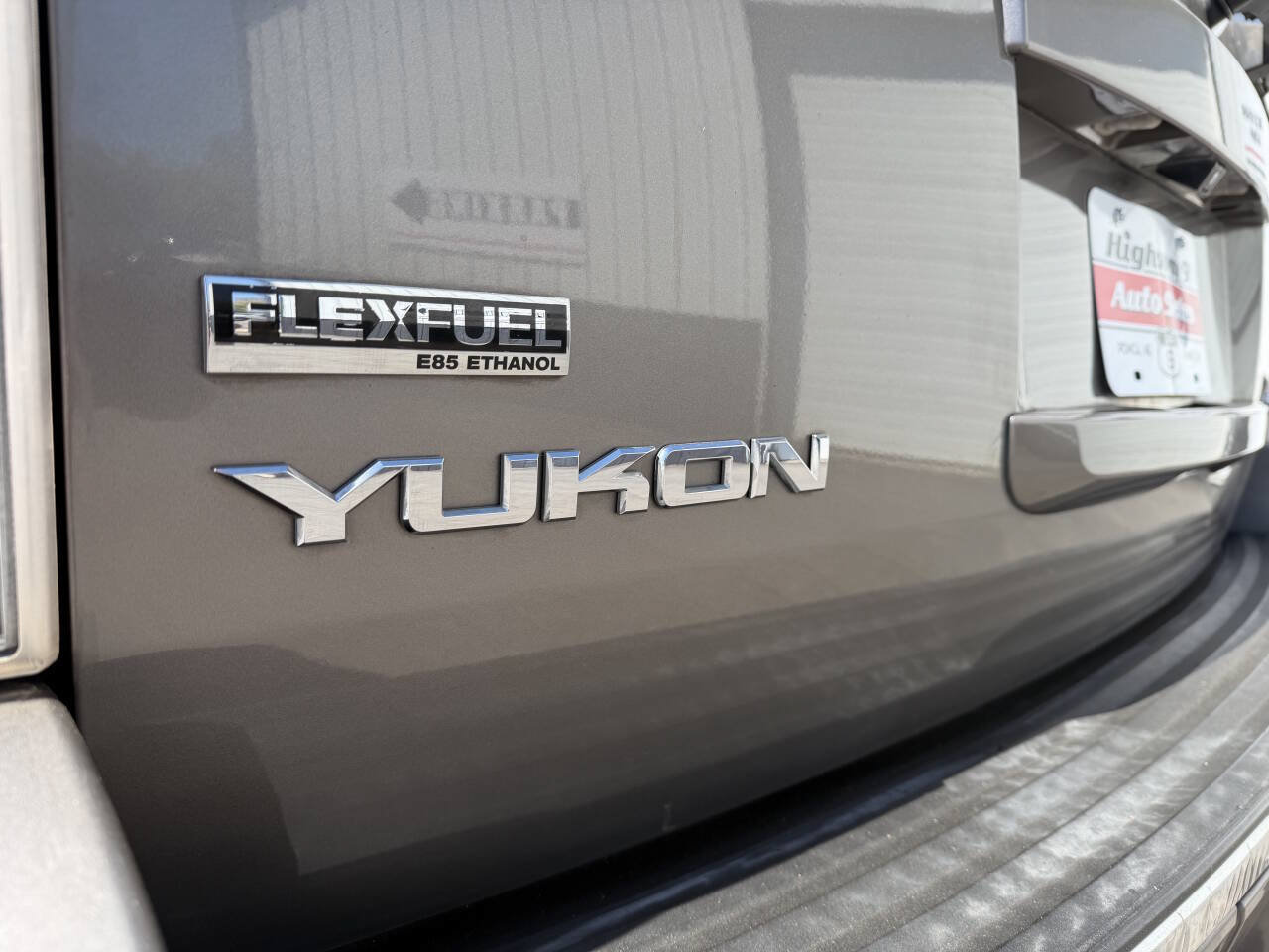 Used 2011 GMC Yukon Denali AWD/4WD image 17