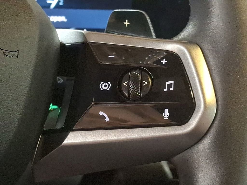 Used 2025 BMW 530i xDrive w/ M Sport Package image 19