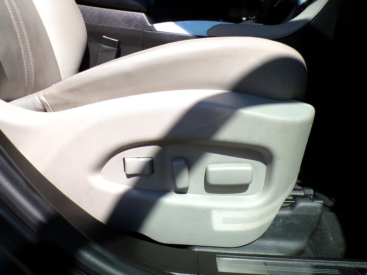 Used 2014 Cadillac SRX Luxury w/ Driver Awareness Package image 23