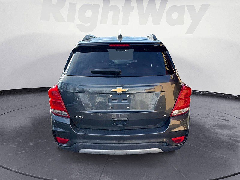 Used 2019 Chevrolet Trax LT w/ LT Convenience Package image 4