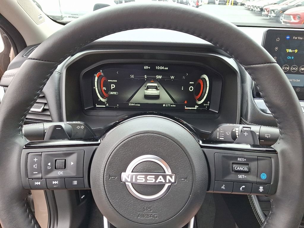 Used 2024 Nissan Rogue Platinum image 19