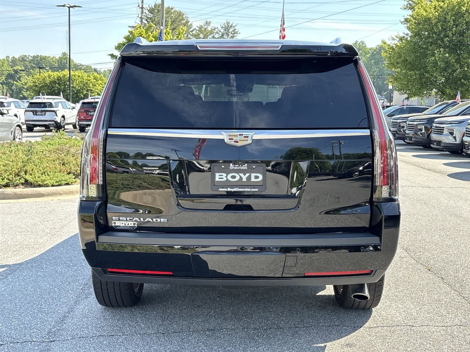 Used 2020 Cadillac Escalade Luxury w/ LPO, Radiant Package AWD/4WD image 7