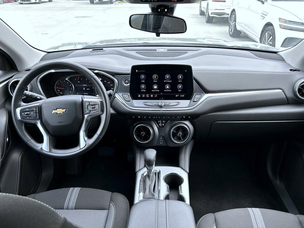 Used 2025 Chevrolet Blazer LT AWD/4WD image 13