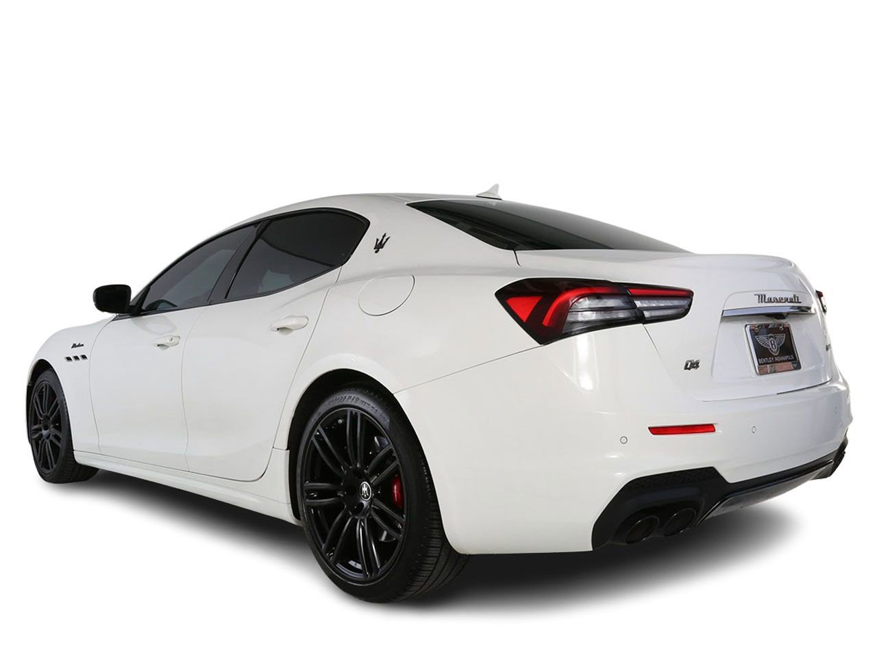 Used 2023 Maserati Ghibli Modena Q4 AWD/4WD image 3