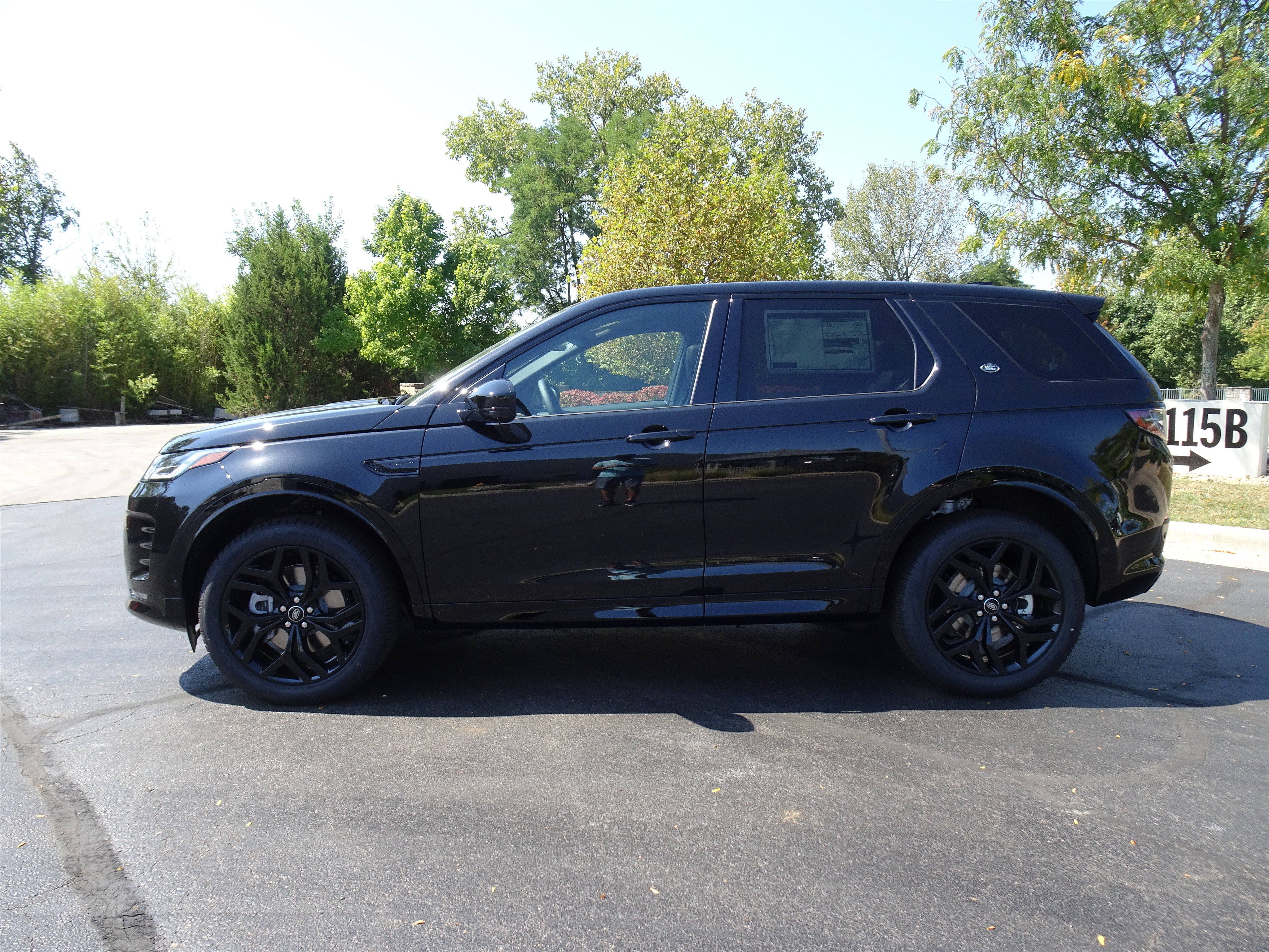 New 2026 Land Rover Discovery Sport Landmark AWD/4WD image 3