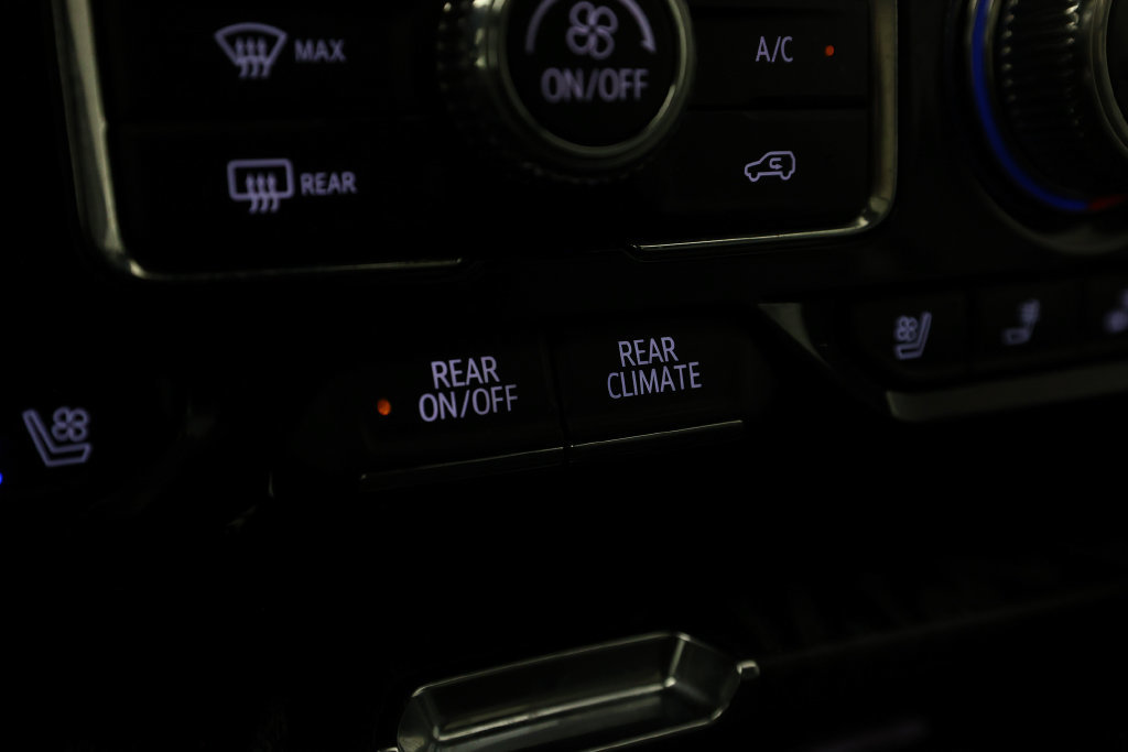 Used 2023 GMC Yukon XL Denali RWD image 29