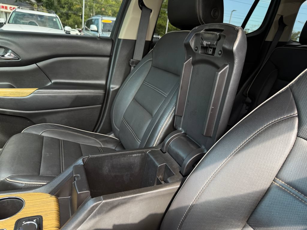 Used 2018 GMC Acadia Denali w/ Technology Package FWD image 32