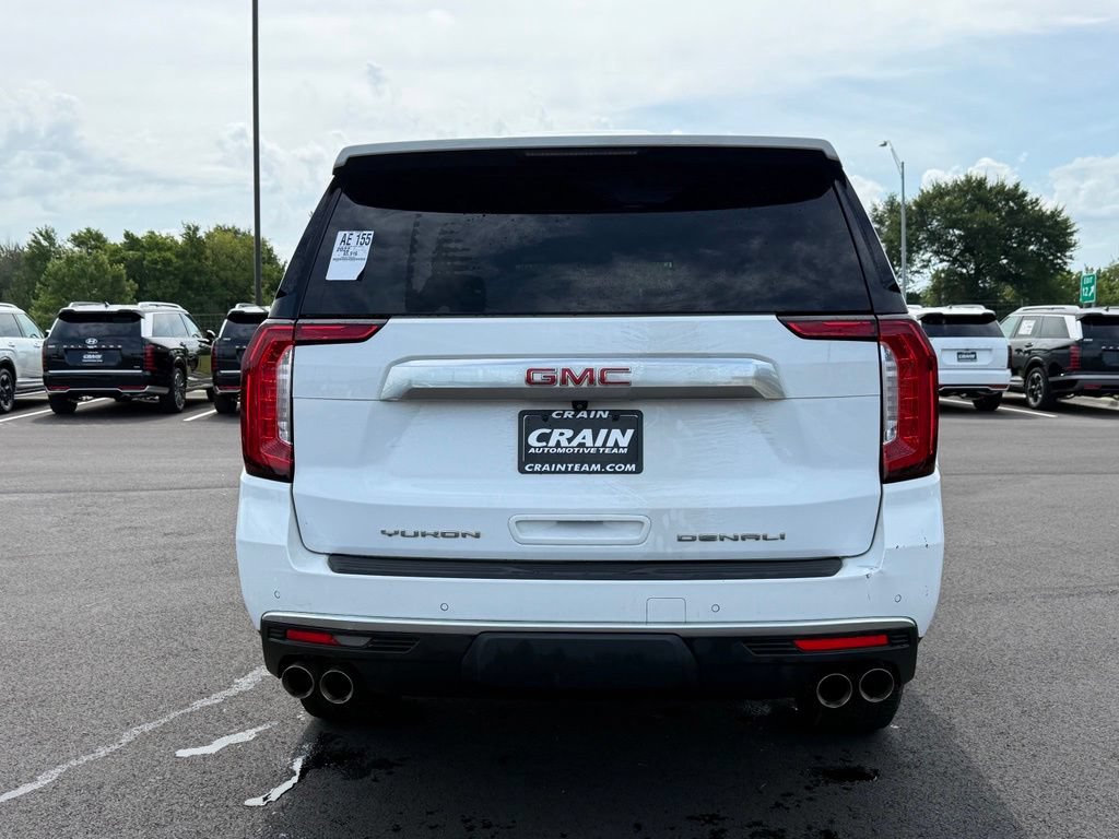 Used 2022 GMC Yukon XL Denali AWD/4WD image 6