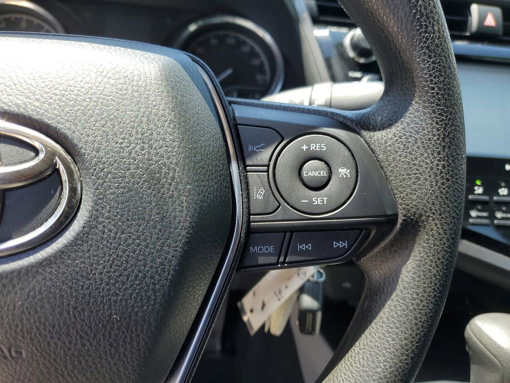 Used 2020 Toyota Camry LE FWD image 21