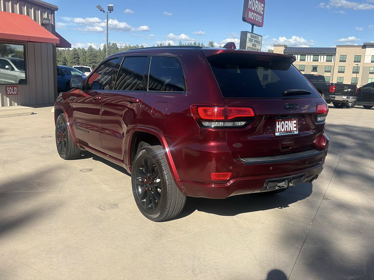 Used 2021 Jeep Grand Cherokee Laredo X RWD image 5
