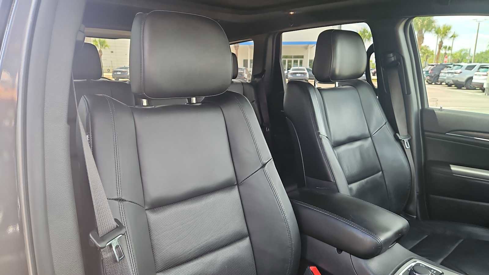 Used 2020 Jeep Grand Cherokee Limited w/ Luxury Group II AWD/4WD image 26