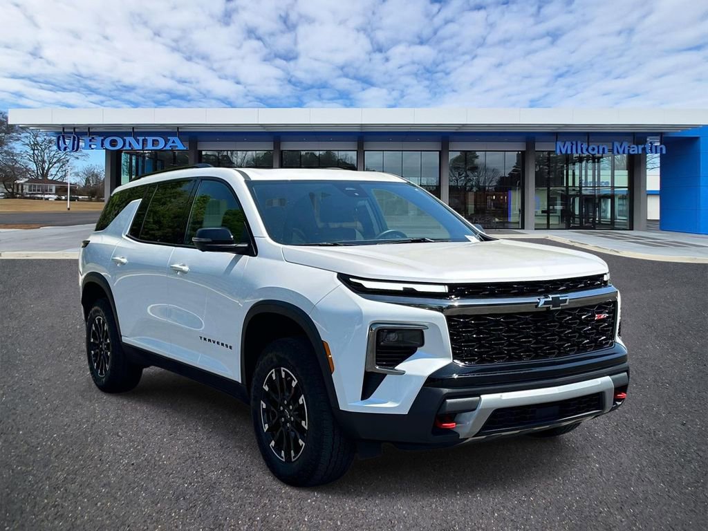 Used 2024 Chevrolet Traverse Z71 AWD/4WD image 1