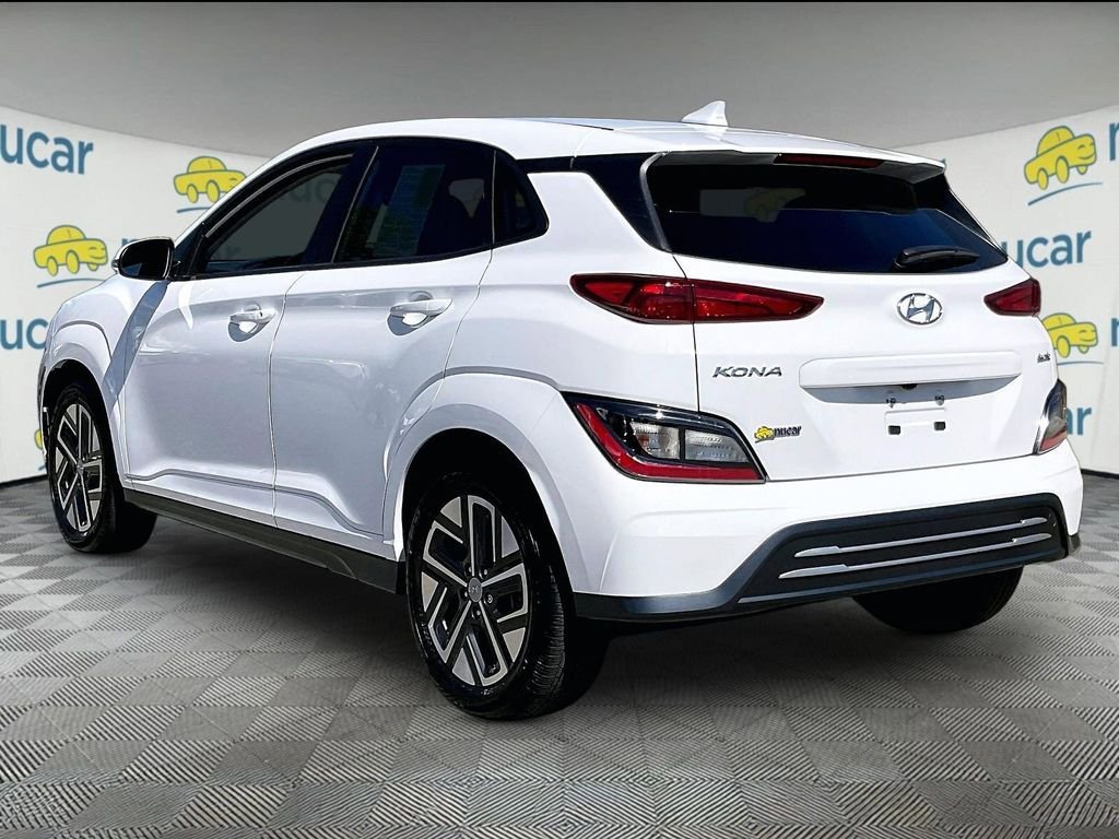 Used 2023 Hyundai Kona SEL w/ Cargo Package FWD image 4
