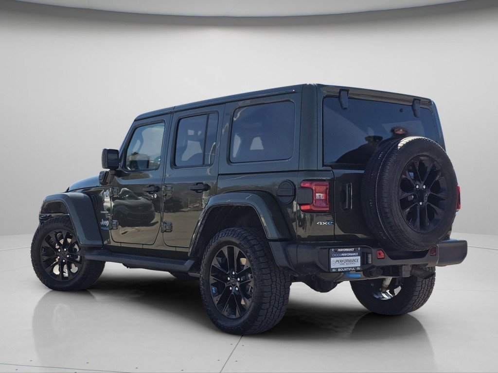 Used 2022 Jeep Wrangler Unlimited Sahara w/ Cold Weather Group image 23