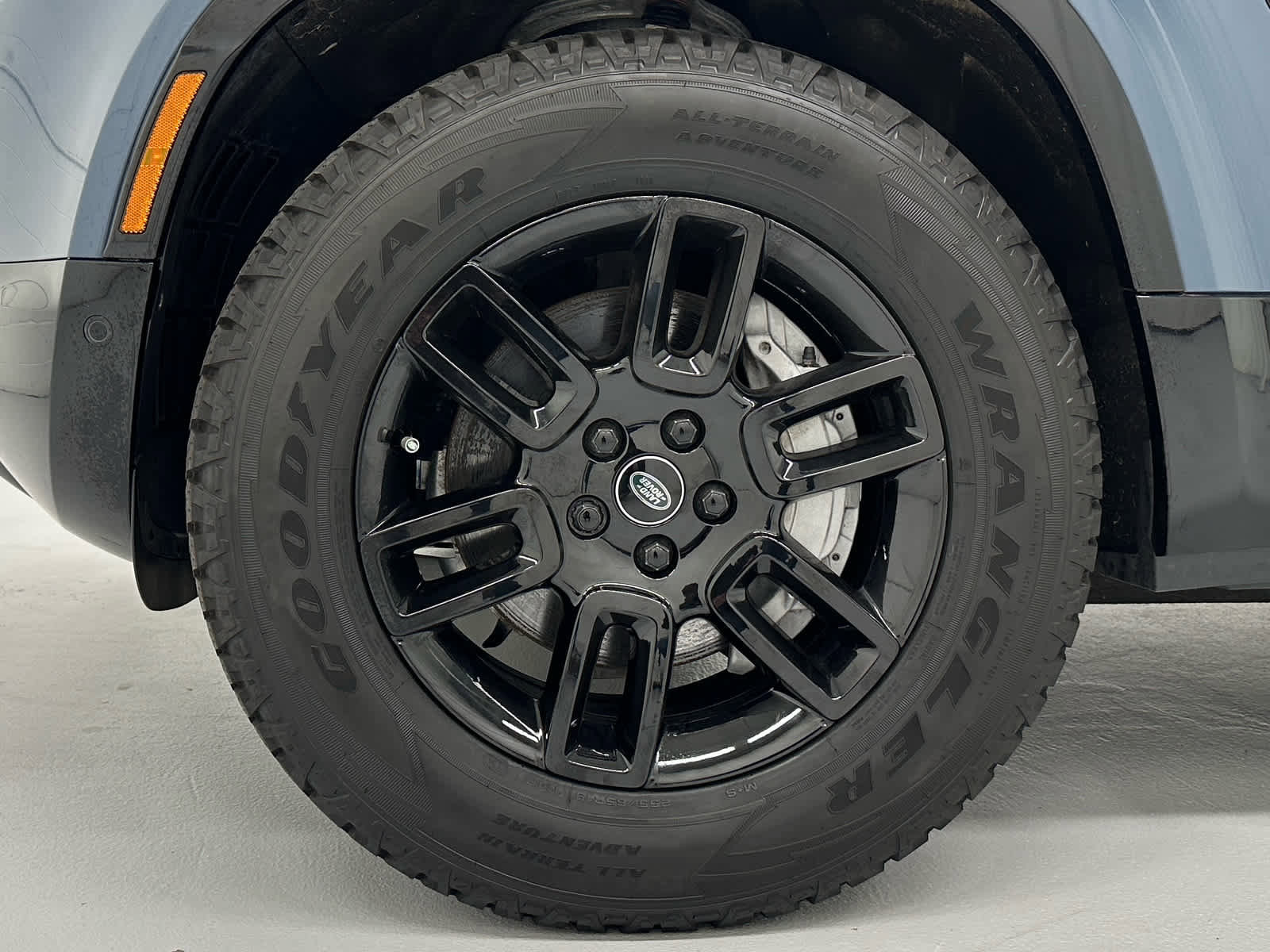 Used 2023 Land Rover Defender 110 X-Dynamic SE AWD/4WD image 9