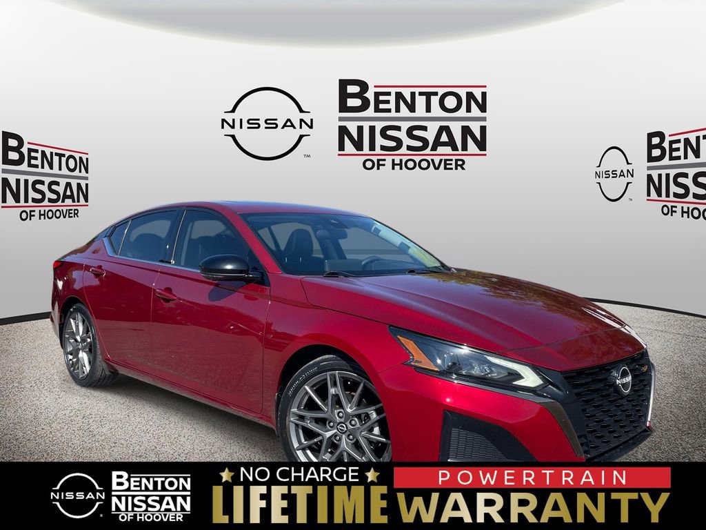 Used 2023 Nissan Altima 2.0 SR FWD image 1