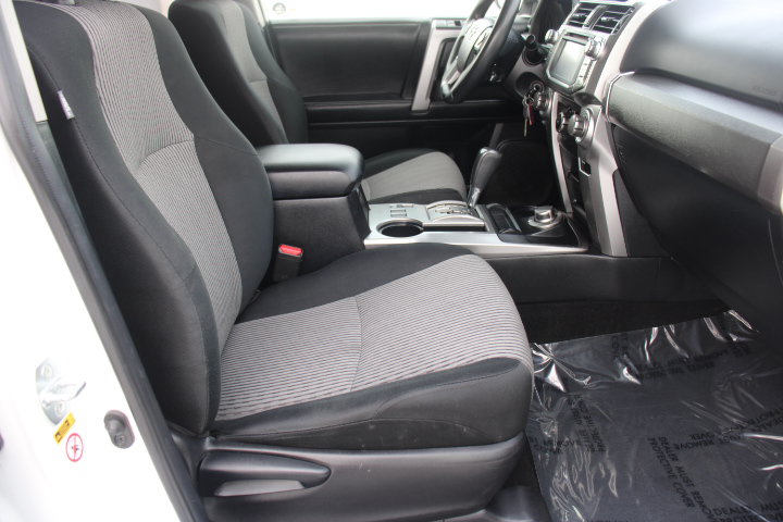 Used 2016 Toyota 4Runner SR5 AWD/4WD image 21