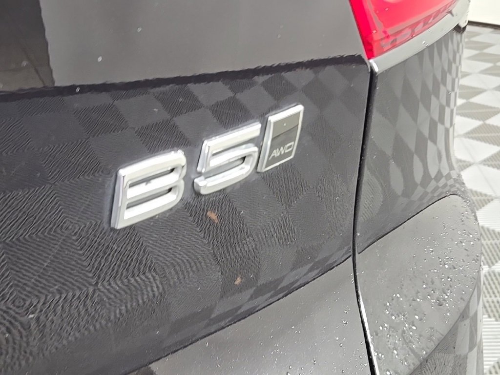 Certified 2024 Volvo XC40 B5 Plus w/ Protection Package Premier image 13
