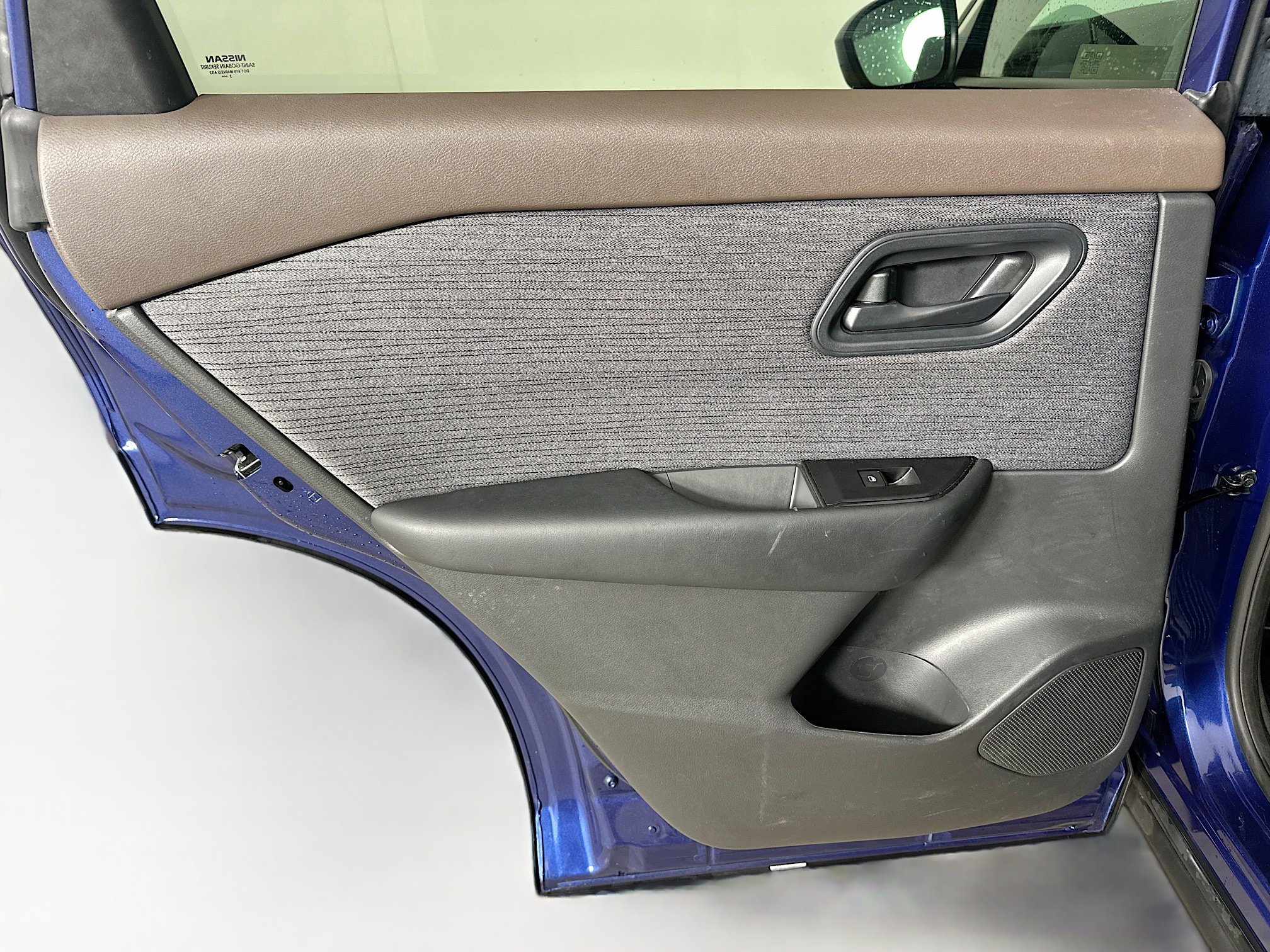 Used 2023 Nissan Rogue S AWD/4WD image 25