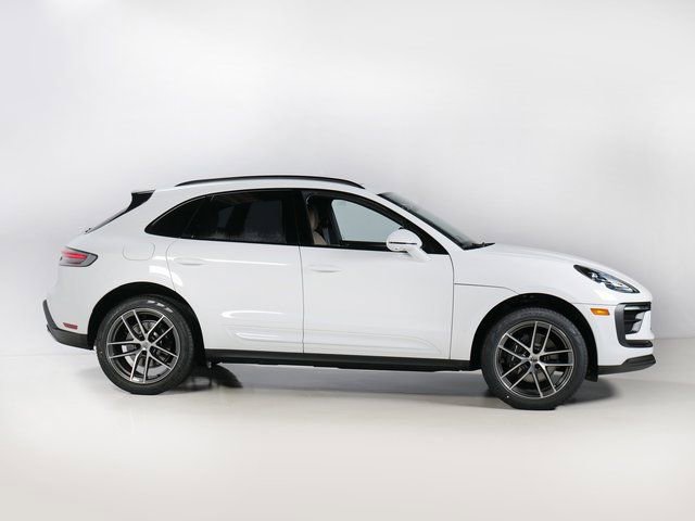 New 2026 Porsche Macan image 8