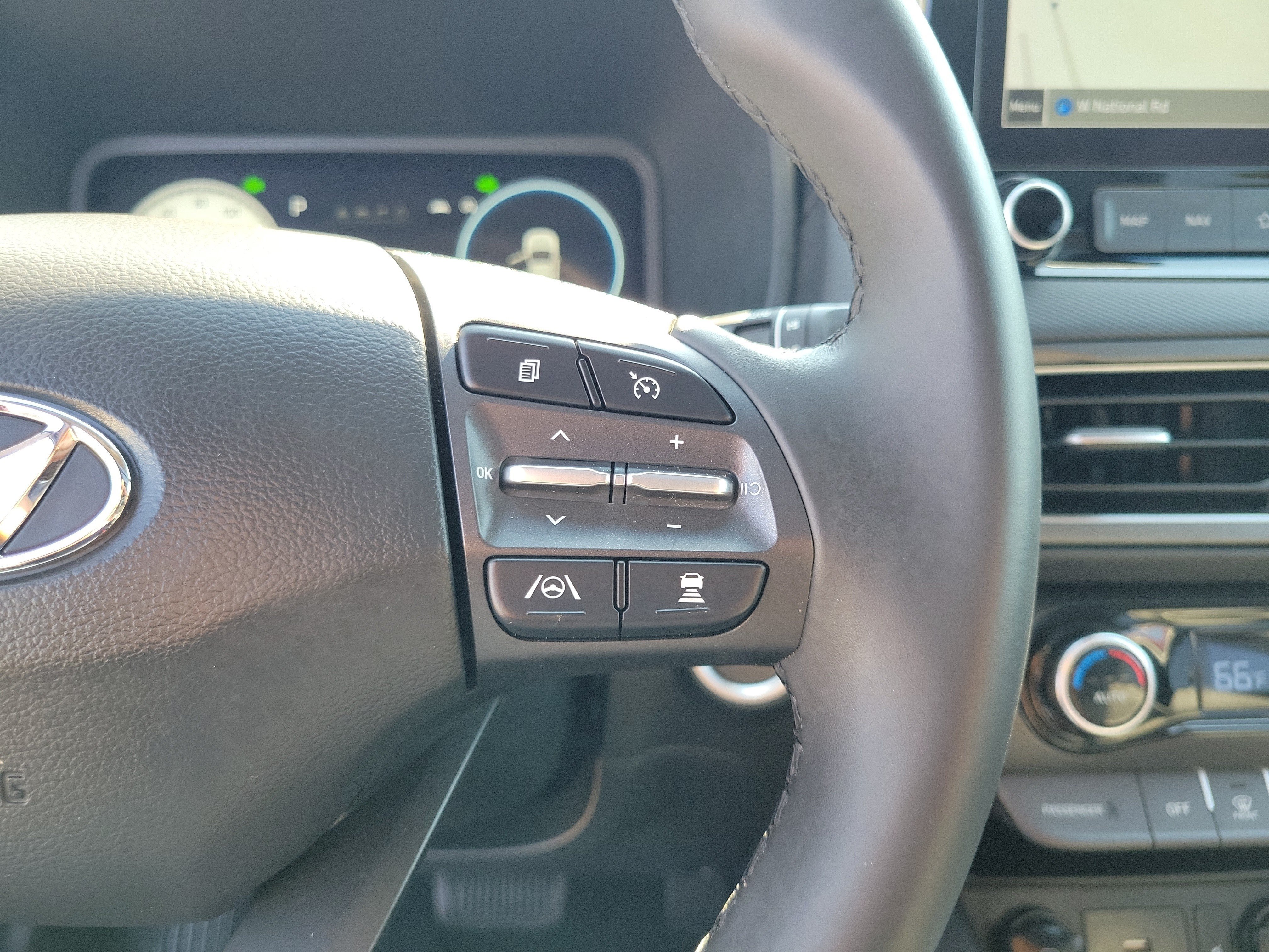 Used 2022 Hyundai Kona Limited FWD image 23