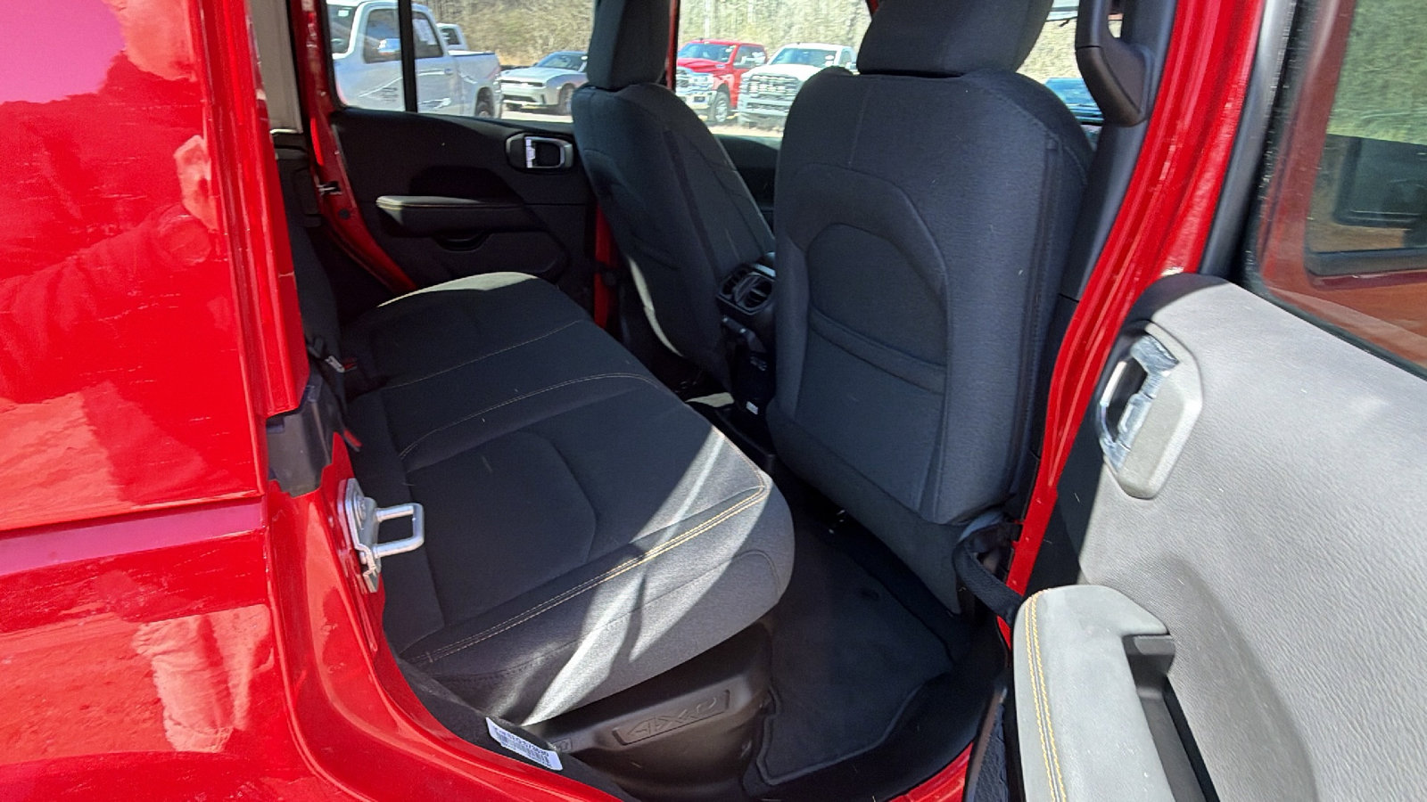 Used 2025 Jeep Wrangler Sahara 4xe w/ Safety Group image 21