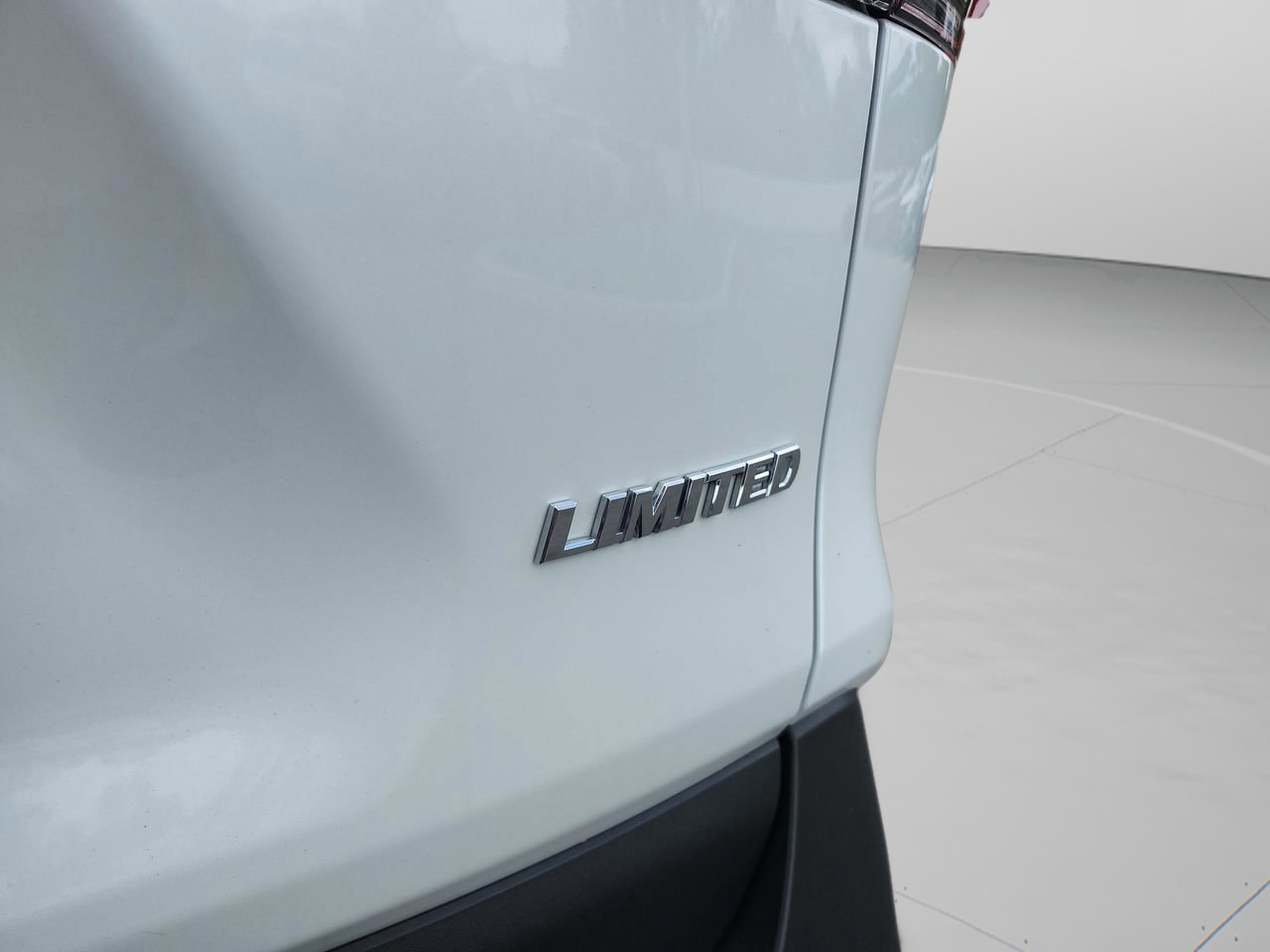 Used 2023 Toyota RAV4 Limited image 23