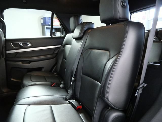 Certified 2018 Ford Explorer XLT w/ Equipment Group 202A AWD/4WD image 11