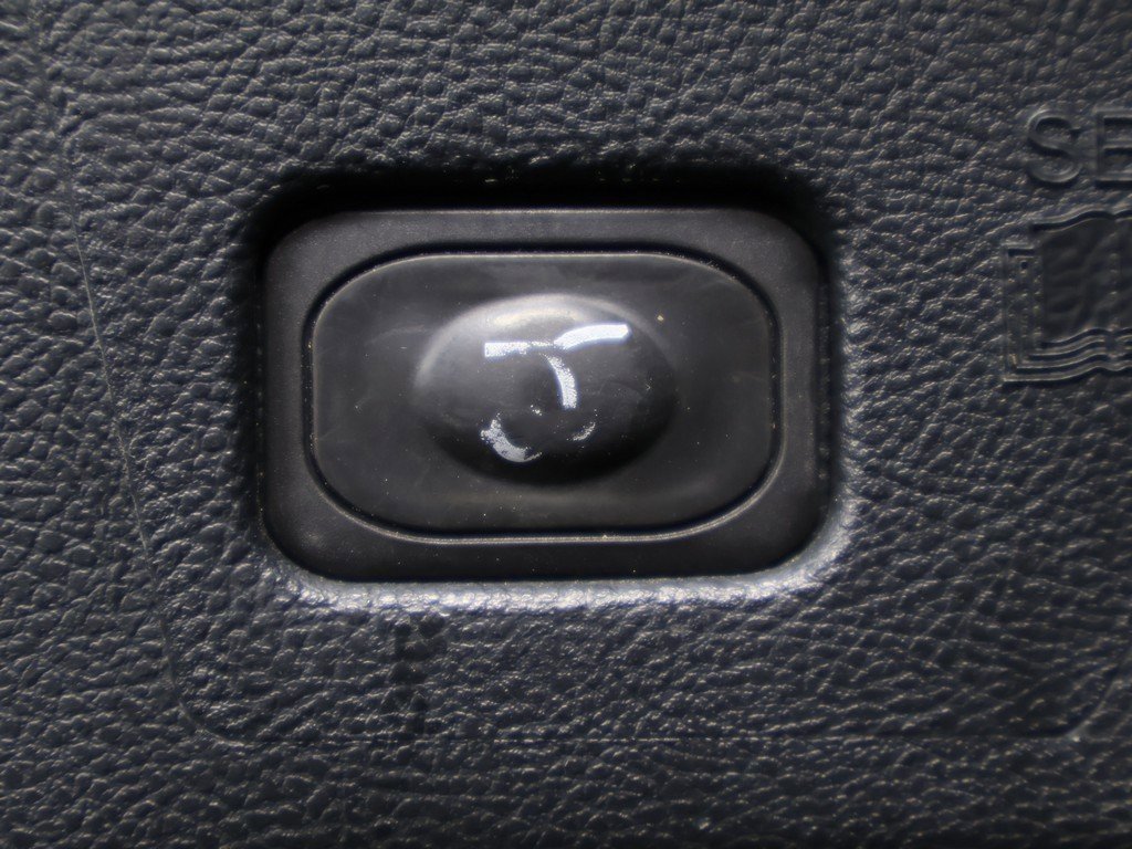 Used 2020 Ford Edge ST w/ Cold Weather Package image 18