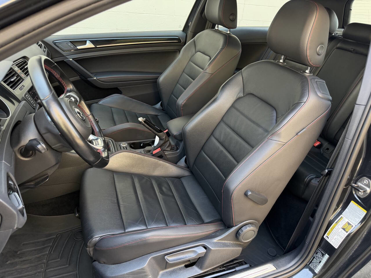 Used 2015 Volkswagen GTI SE w/ Lighting Package (SEL) FWD image 13