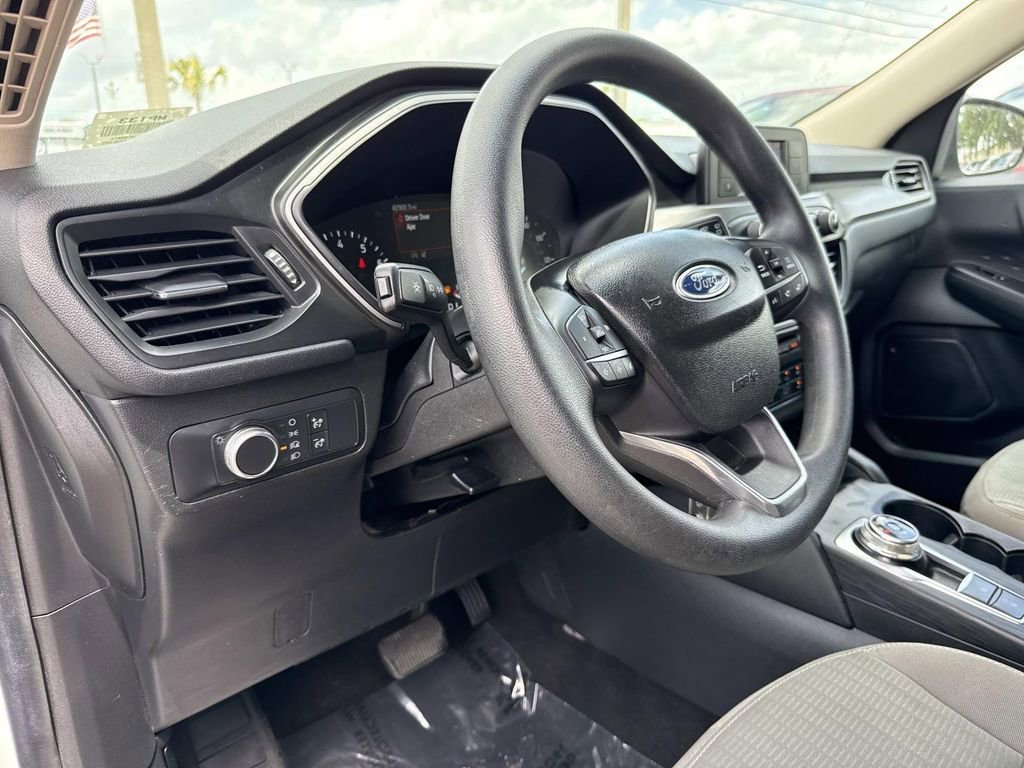 Used 2020 Ford Escape S image 21