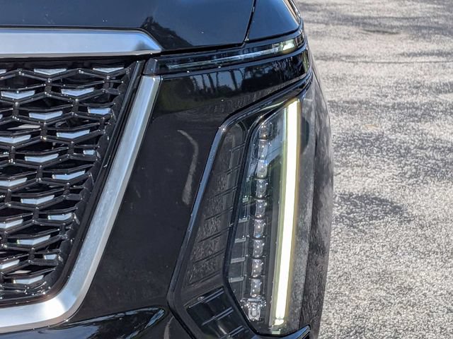 Used 2025 Cadillac Escalade Premium Luxury AWD/4WD image 9
