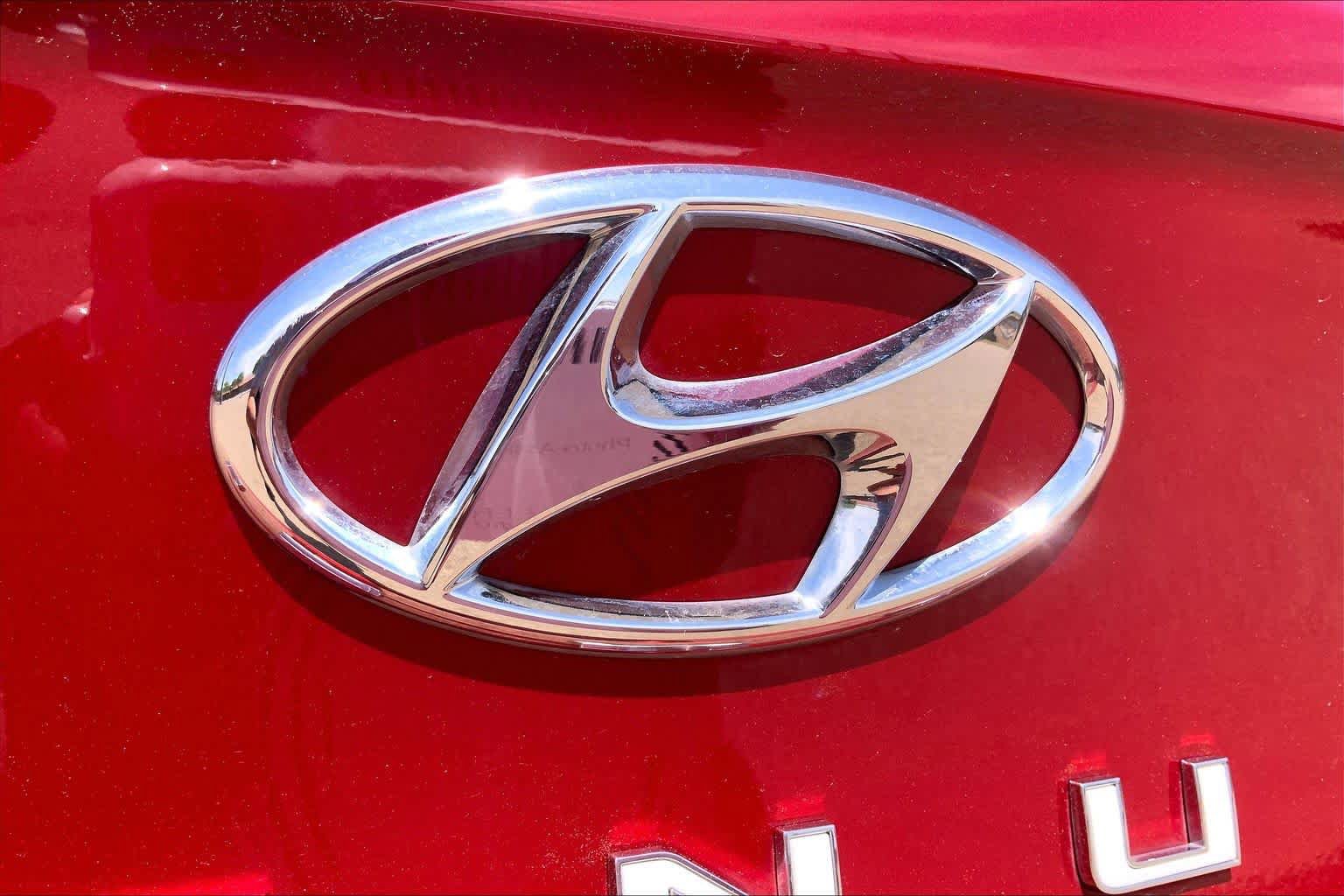 Used 2025 Hyundai Venue SEL FWD image 31