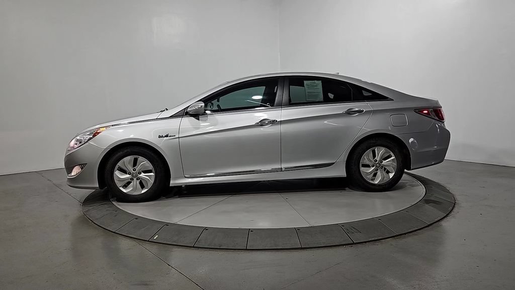 Used 2015 Hyundai Sonata Hybrid FWD image 2