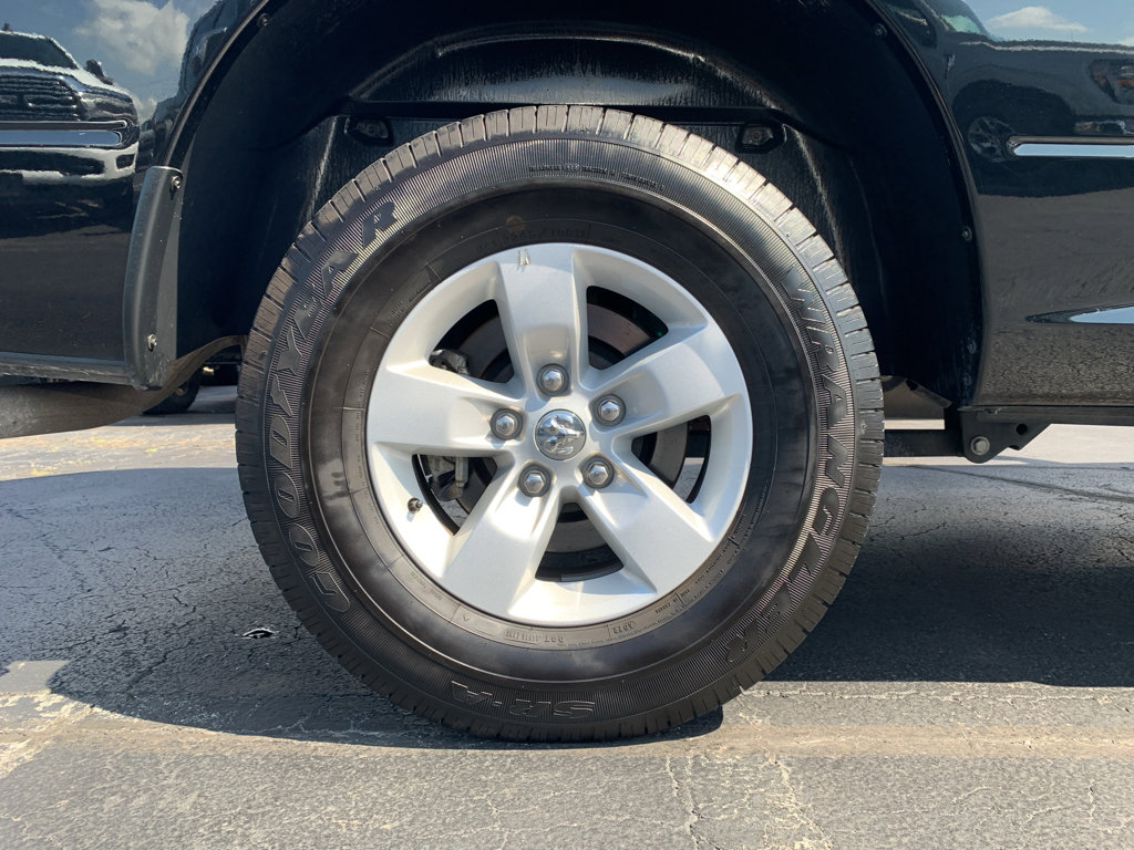 Used 2024 RAM 1500 Classic SLT image 33