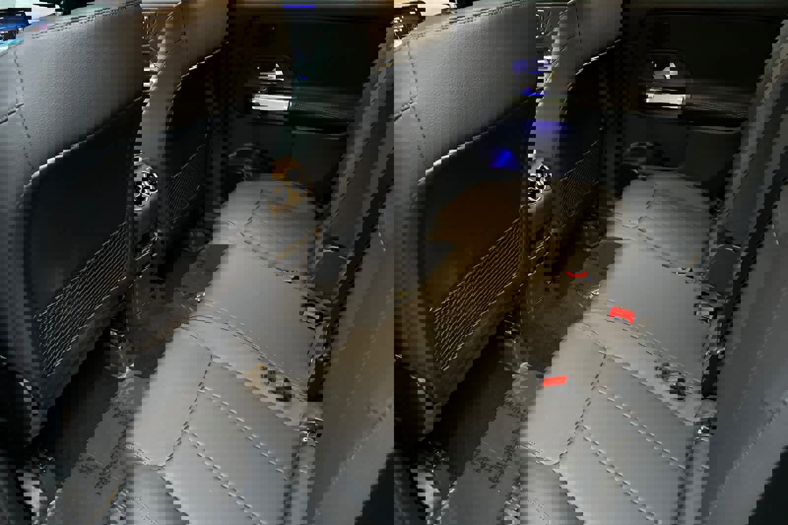 New 2026 Mercedes-Benz GLB 250 image 11