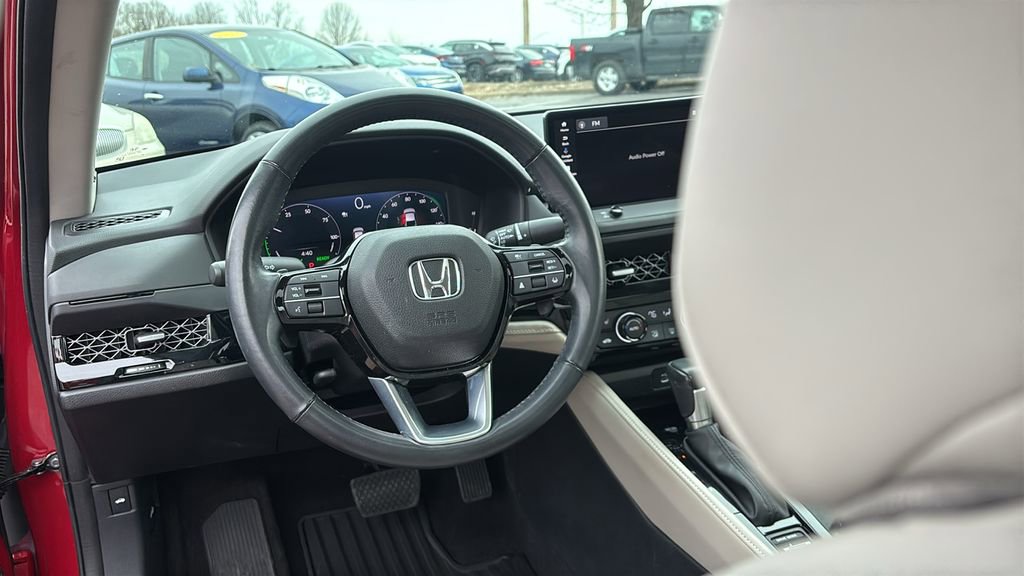Used 2023 Honda Accord Touring image 13