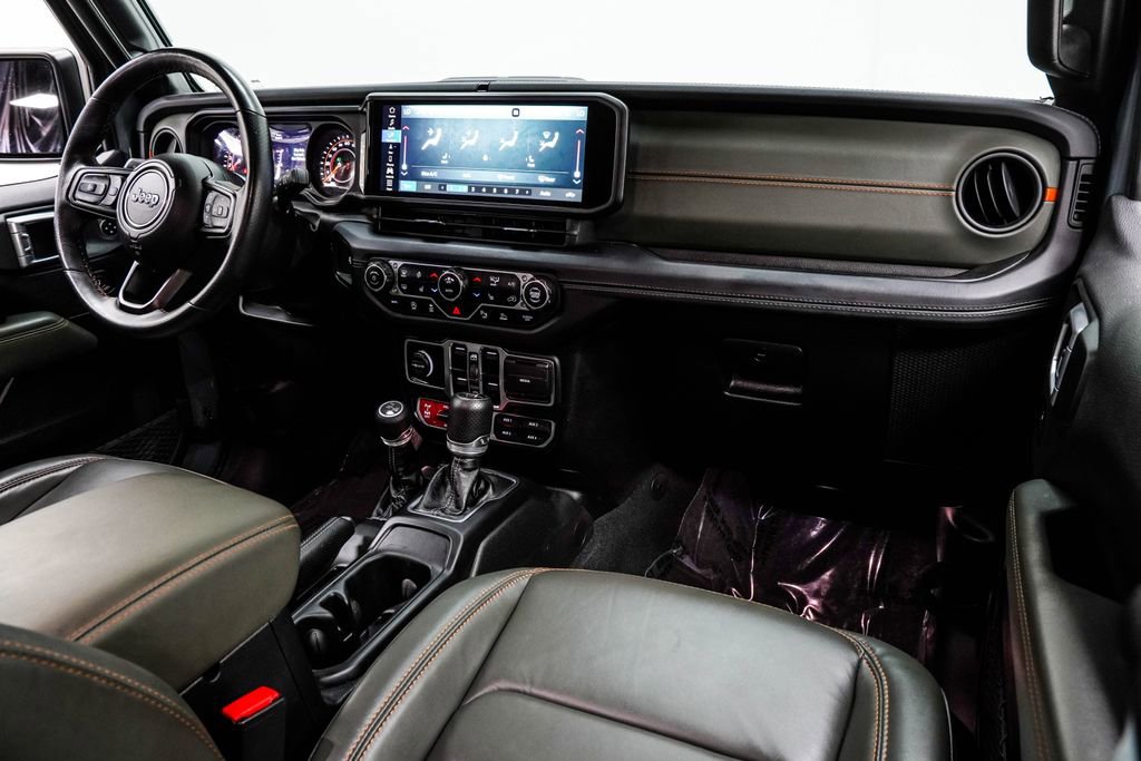 Used 2024 Jeep Gladiator Mojave AWD/4WD image 18