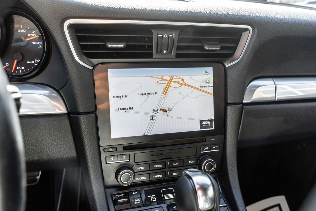 Used 2018 Porsche 911 Carrera image 21
