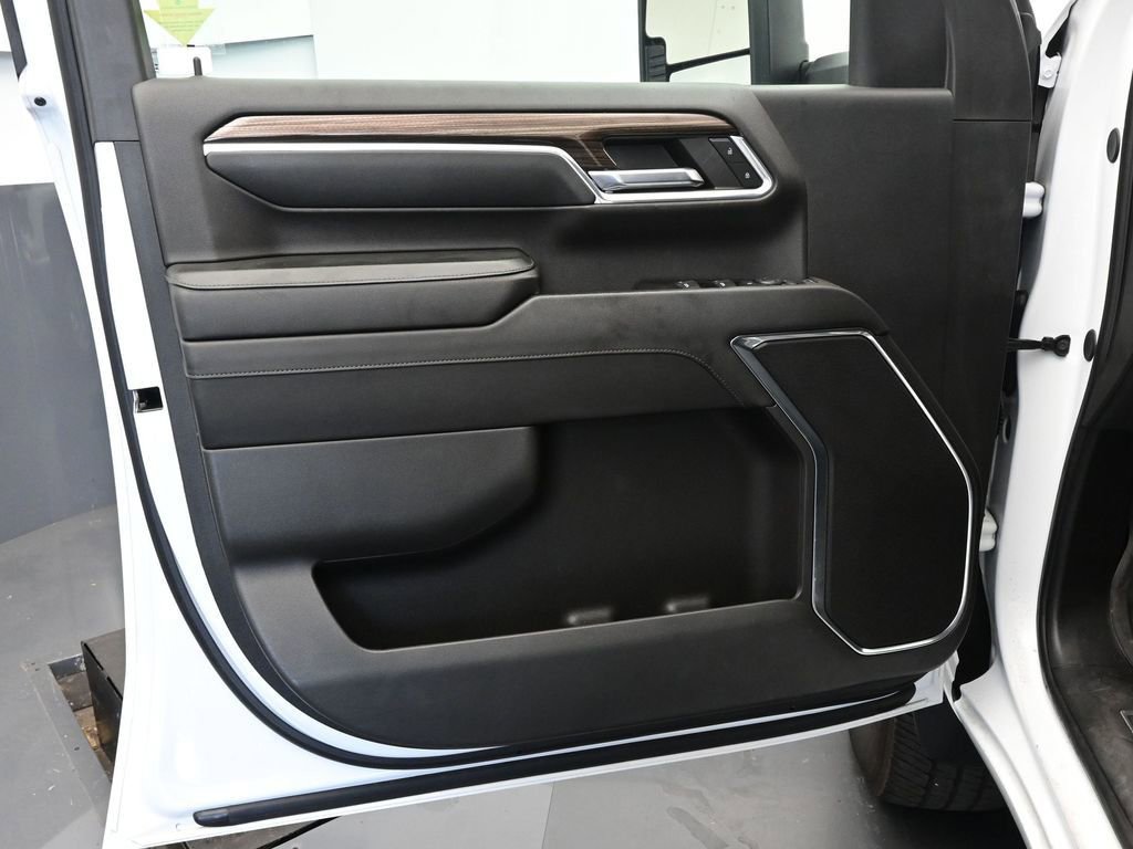 Used 2024 Chevrolet Silverado 2500 LT image 22