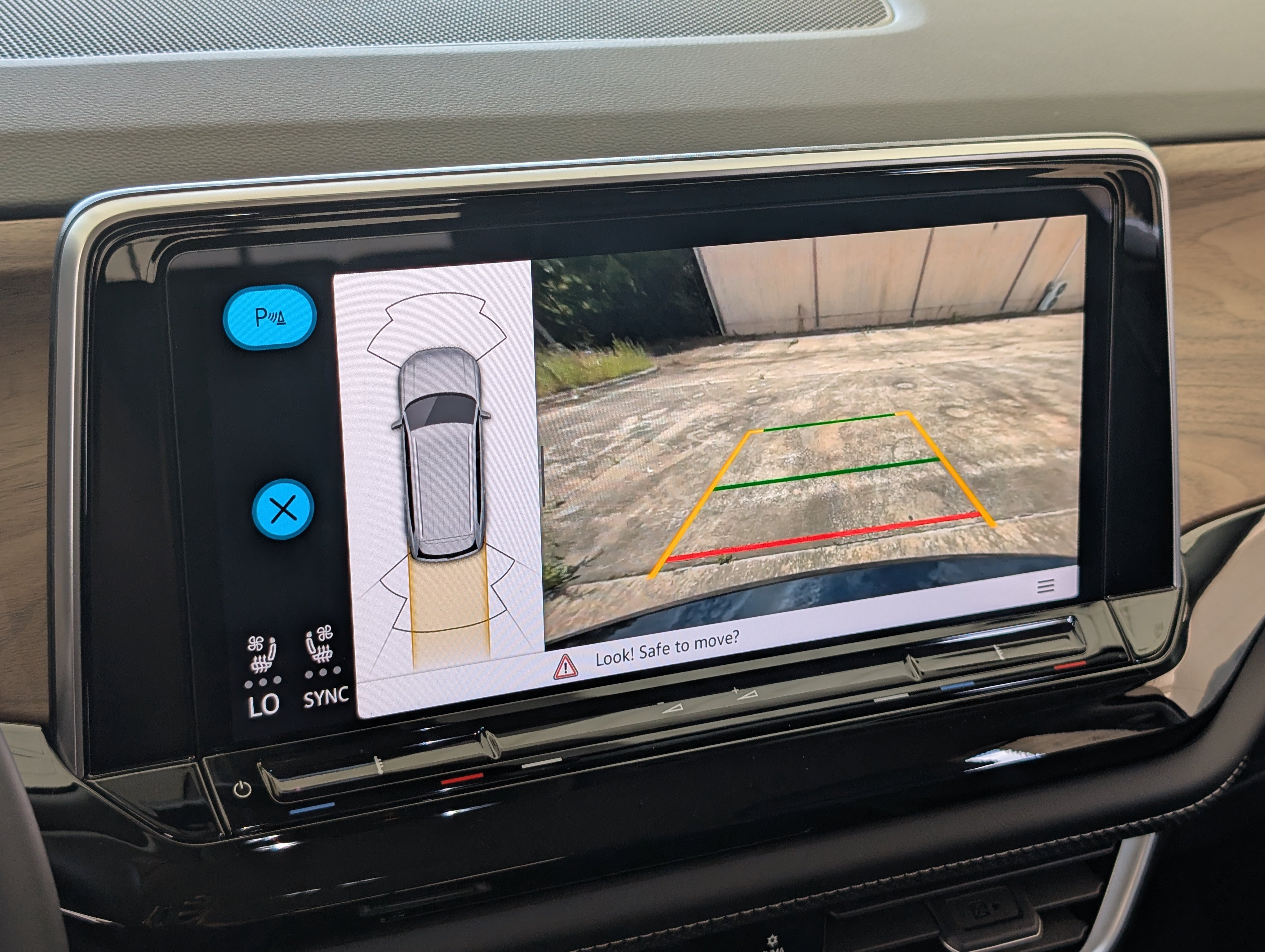 Used 2025 Volkswagen Atlas SE FWD image 29